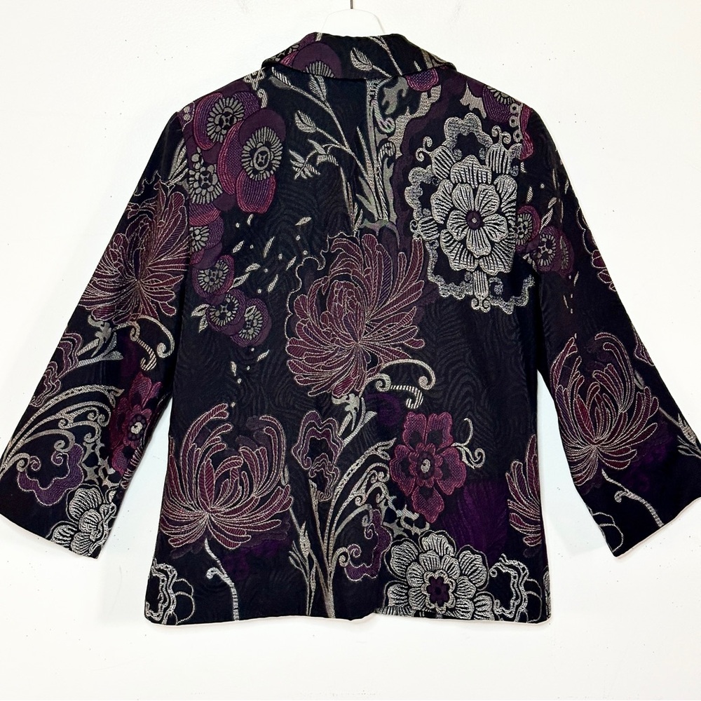 Chico’s Floral Jacquard Blazer Chicos size 1
8/10 Medium - Picture 8 of 11